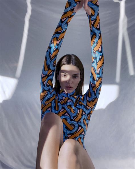 Kendall Jenner is the Face of Burberry’s TB Summer Monogram 